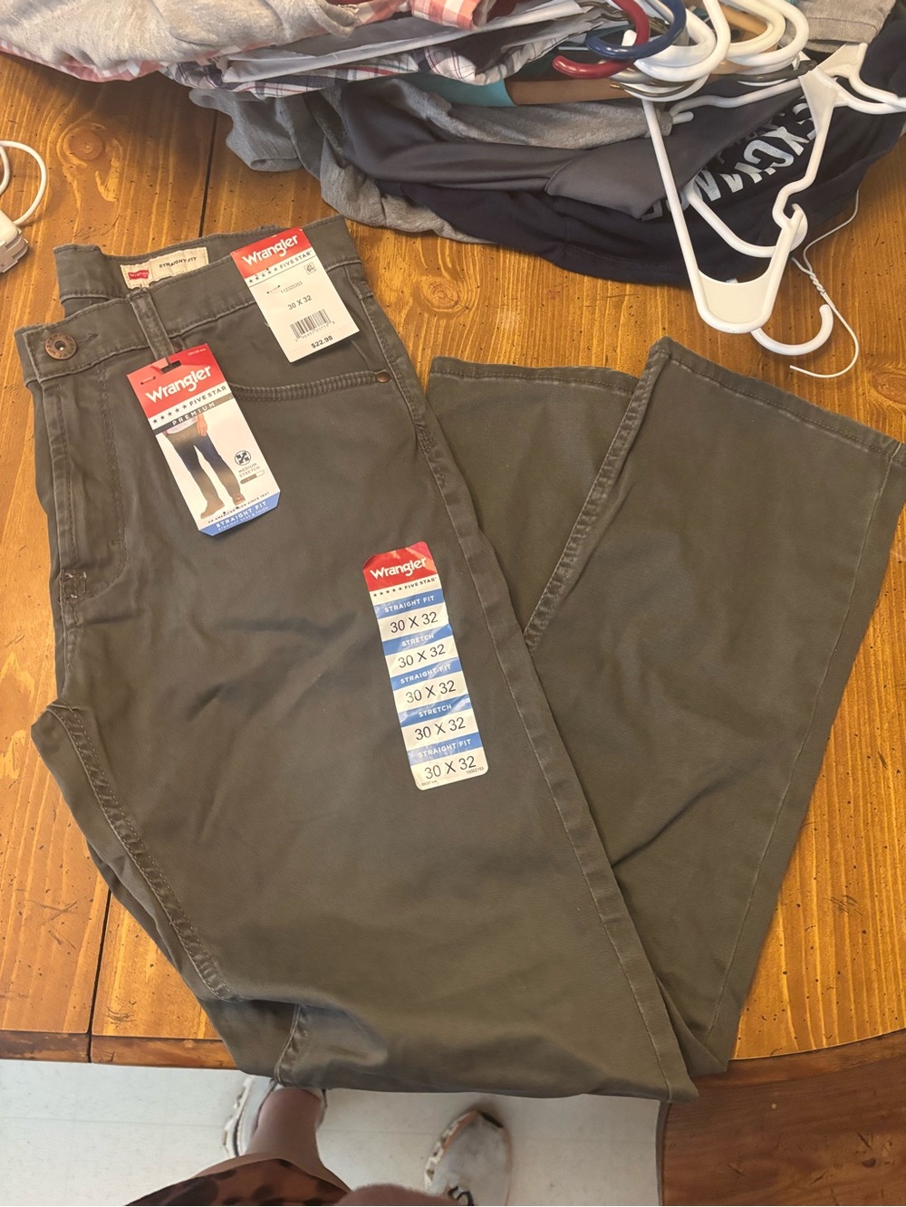 Wrangler Men's Casual Straight-Leg Pants in Olive Green 30x32 size nwt